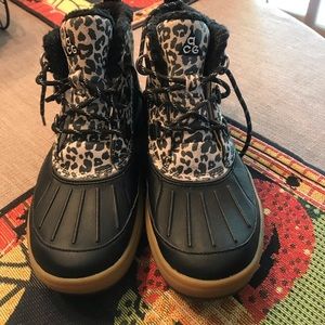 Nike ACG leopard chukka boots
